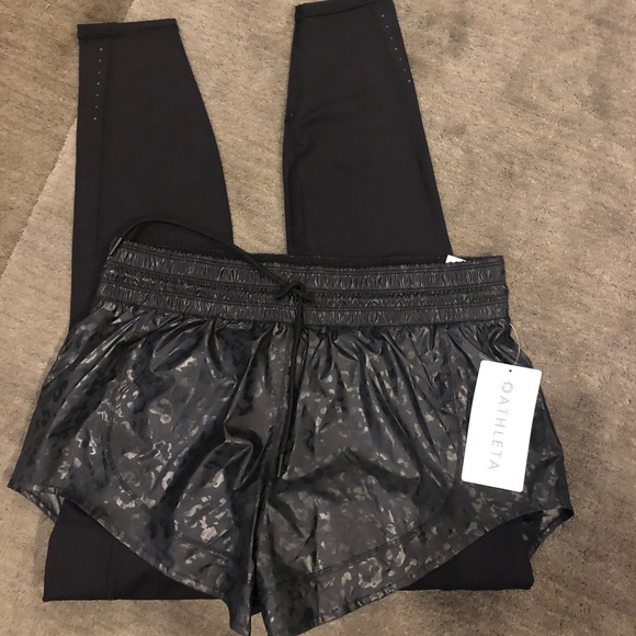 NWT Athleta Rainier 2 in 1 tight M fleece lined winter camo shorts high rise - Picture 3 of 6